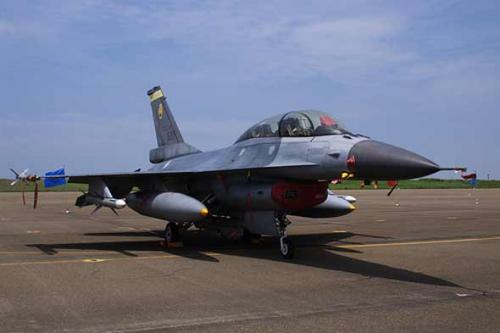 臺(tái)軍若用新型F16自殺炸三峽只能有去無回 