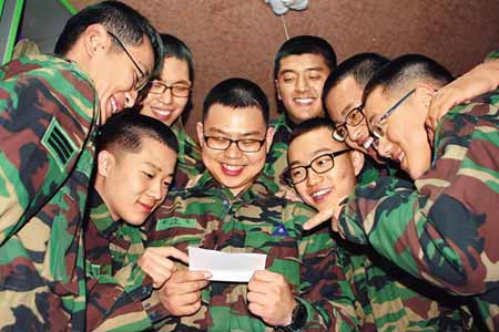 飛行員戴眼鏡開戰(zhàn)斗機 韓軍視力門檻一再降低