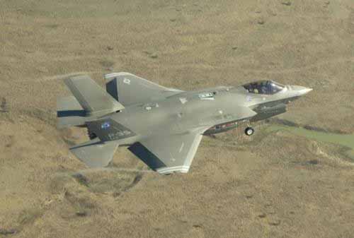 F-35推遲交付美國(guó)海軍考慮購(gòu)買(mǎi)F/A-18戰(zhàn)斗機(jī)