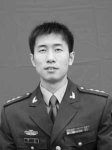 戰(zhàn)友你怎么還不回來? 記失事直升機機組成員 