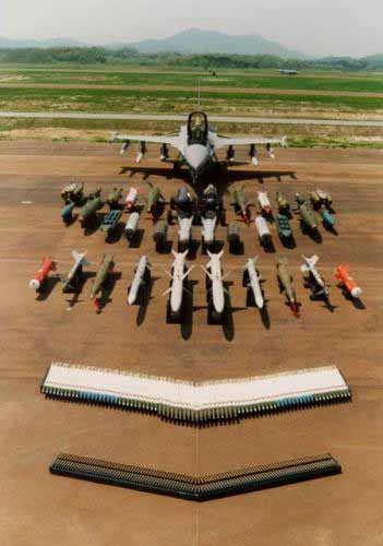 朝鮮戰(zhàn)斗機(jī)靠近軍事分界線飛行 韓國戰(zhàn)斗機(jī)出動 
