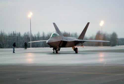 美國空軍F-22戰(zhàn)機接受極端作戰(zhàn)環(huán)境考驗