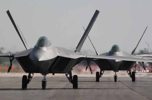美國確定不賣F-22 日本被迫“改裝舊戰(zhàn)機”