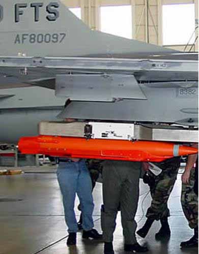 F-22戰(zhàn)機(jī)首次投放小口徑炸彈 載彈量增加四倍