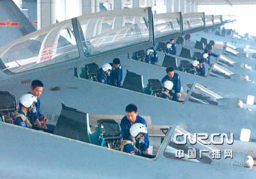 中國(guó)空軍某新型戰(zhàn)機(jī)進(jìn)駐西北執(zhí)行重大軍事任務(wù)