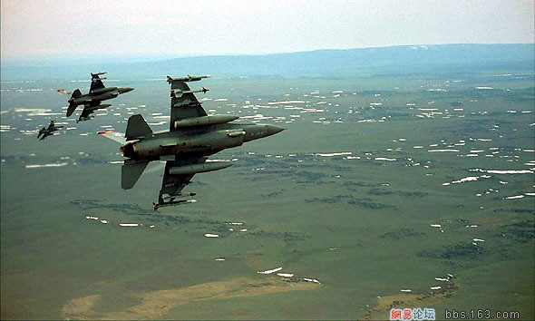 印度空軍首次參加“紅旗”軍演 蘇30將挑戰(zhàn)F-22 