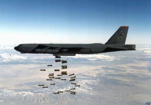 B-52“同溫層堡壘”戰(zhàn)略轟炸機(jī)