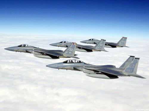 連續(xù)多起墜機(jī)事故 美國(guó)空軍全面停飛F-15戰(zhàn)斗機(jī)