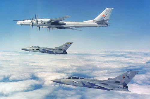北約國(guó)家殲擊機(jī)連續(xù)8小時(shí)跟蹤俄軍戰(zhàn)略轟炸機(jī)