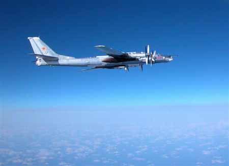 俄轟炸機接近航母 美戰(zhàn)機升空攔截 