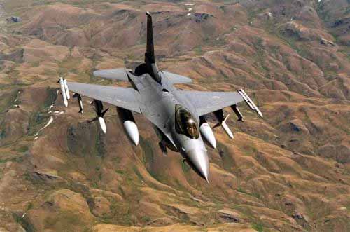 F-16“戰(zhàn)隼”戰(zhàn)機(jī)
