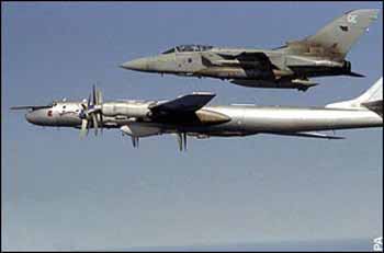 俄轟炸機(jī)試圖窺視英軍演習(xí)遭英國空軍戰(zhàn)機(jī)攔截