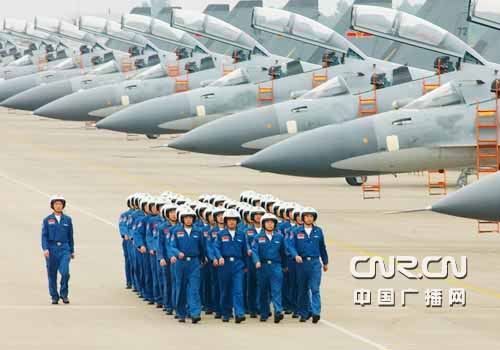 中國(guó)空軍某新型戰(zhàn)機(jī)進(jìn)駐西北執(zhí)行重大軍事任務(wù)