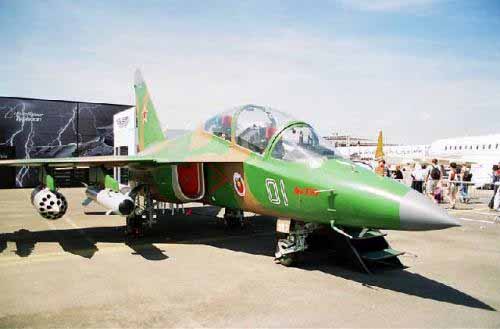 俄空軍選中雅克-130　大批引進作教練機