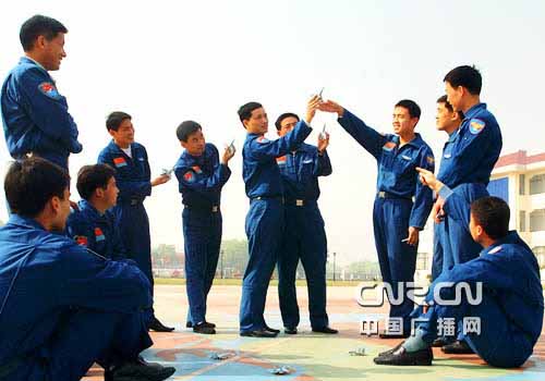 中國(guó)空軍某新型戰(zhàn)機(jī)進(jìn)駐西北執(zhí)行重大軍事任務(wù)
