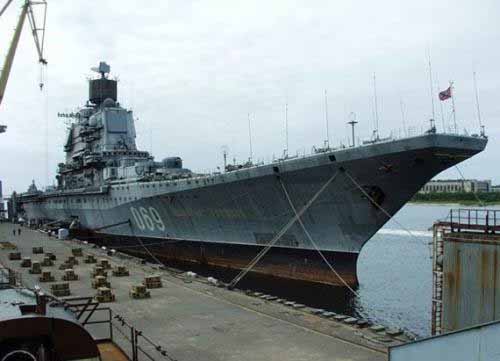 軍事訪談:航空母艦 當之無愧的海上霸主 