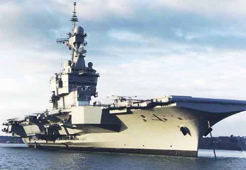 軍事訪談:航空母艦 當之無愧的海上霸主 