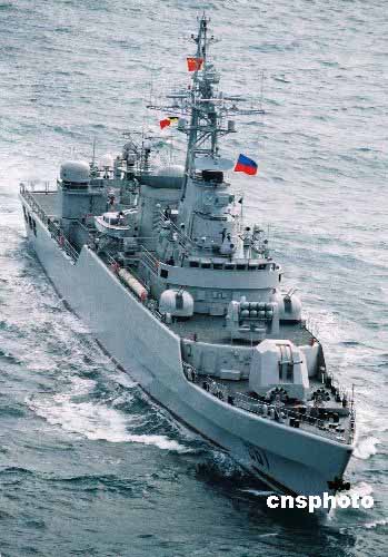 中國海軍“襄樊”號導彈護衛(wèi)艦抵新加坡