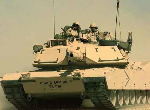 伊拉克驚現(xiàn)M-1A3坦克 美陸軍騎一師實戰(zhàn)投入使用
